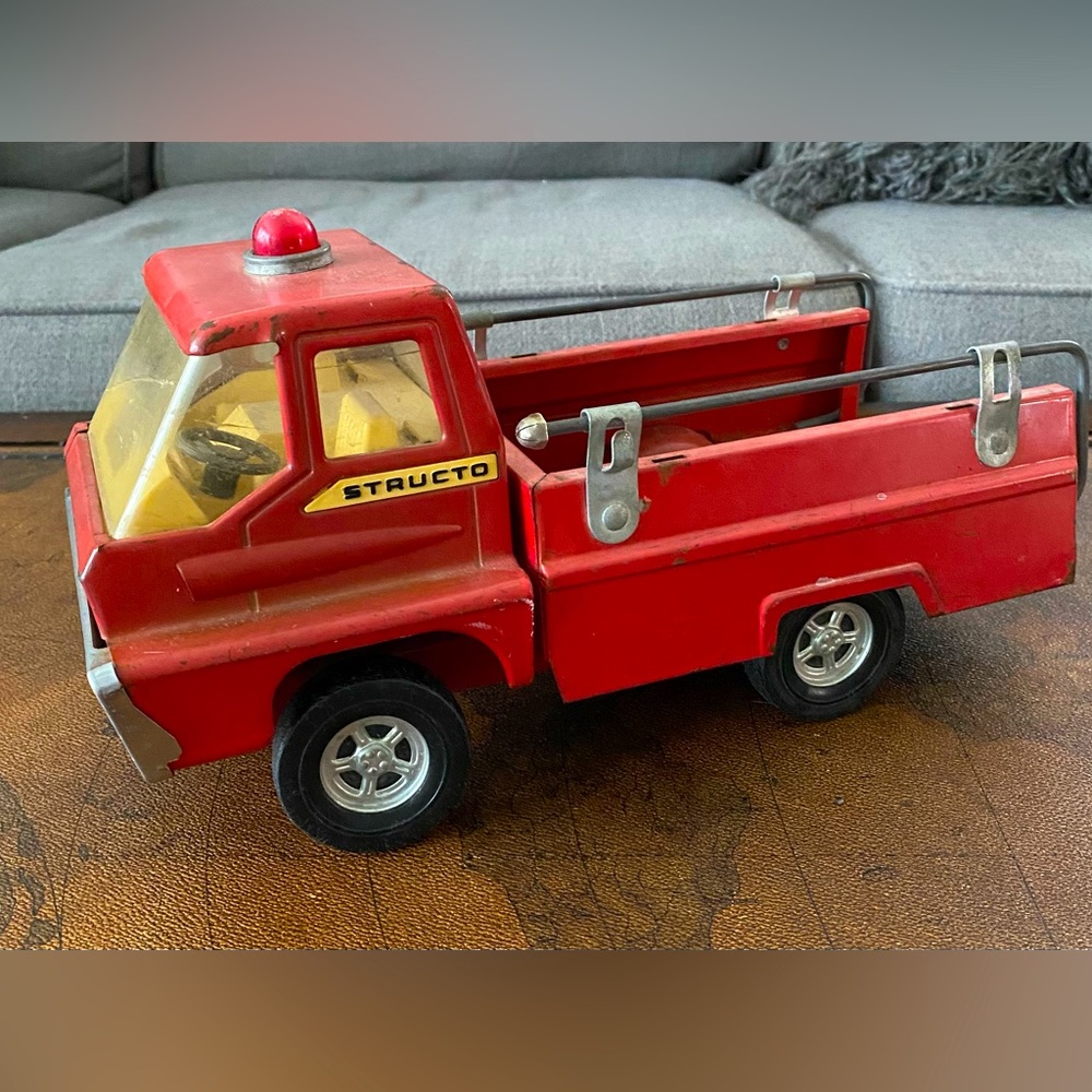 Vintage Structo 1966 Metal Fire Truck